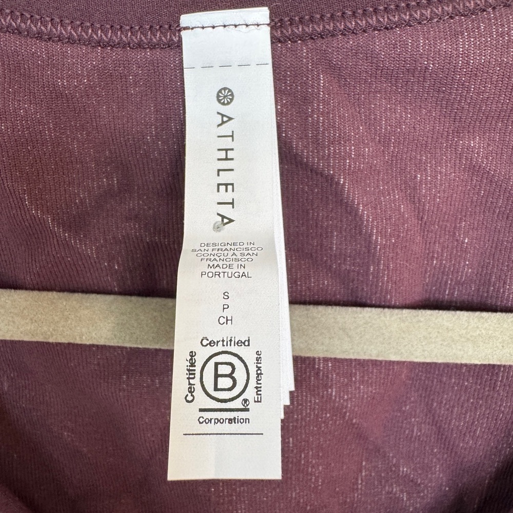 NWT Athleta Aurora Seamless Shine Tank
Size Small - Picture 4 of 7